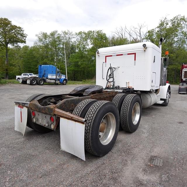 Image of Peterbilt 378 equipment image 4