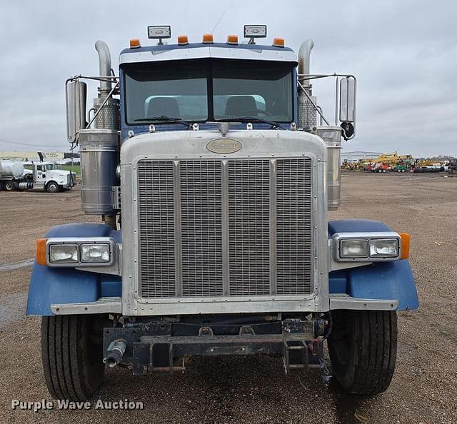 Image of Peterbilt 378 equipment image 1