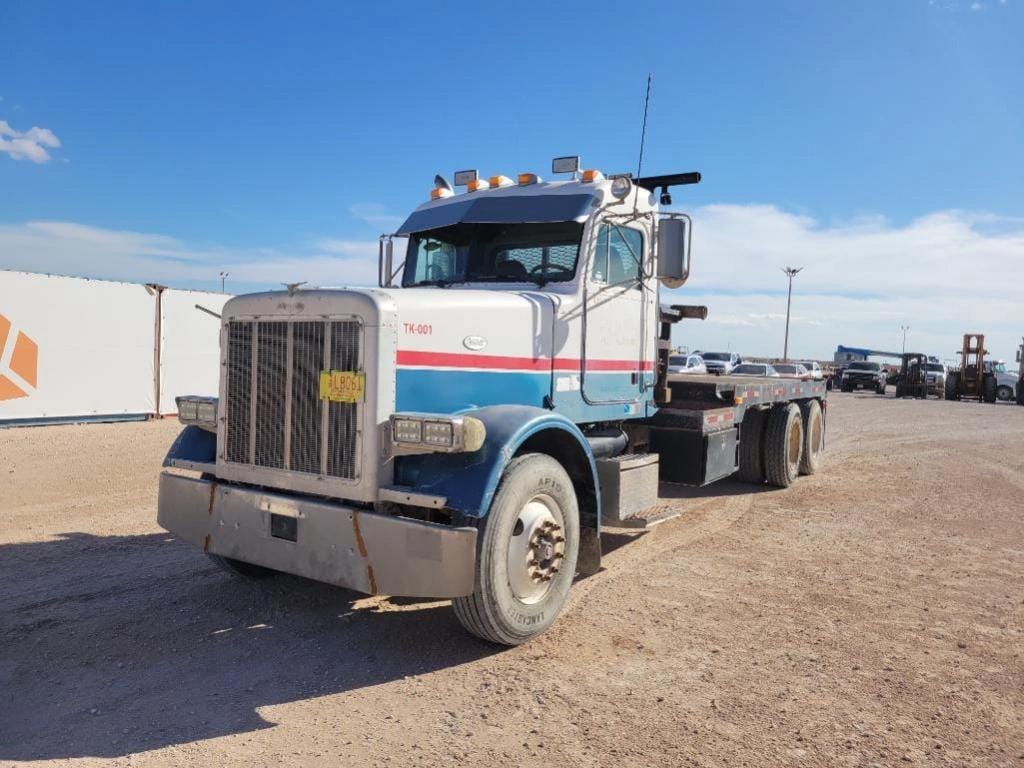 1999 Peterbilt 378 Equipment Image0