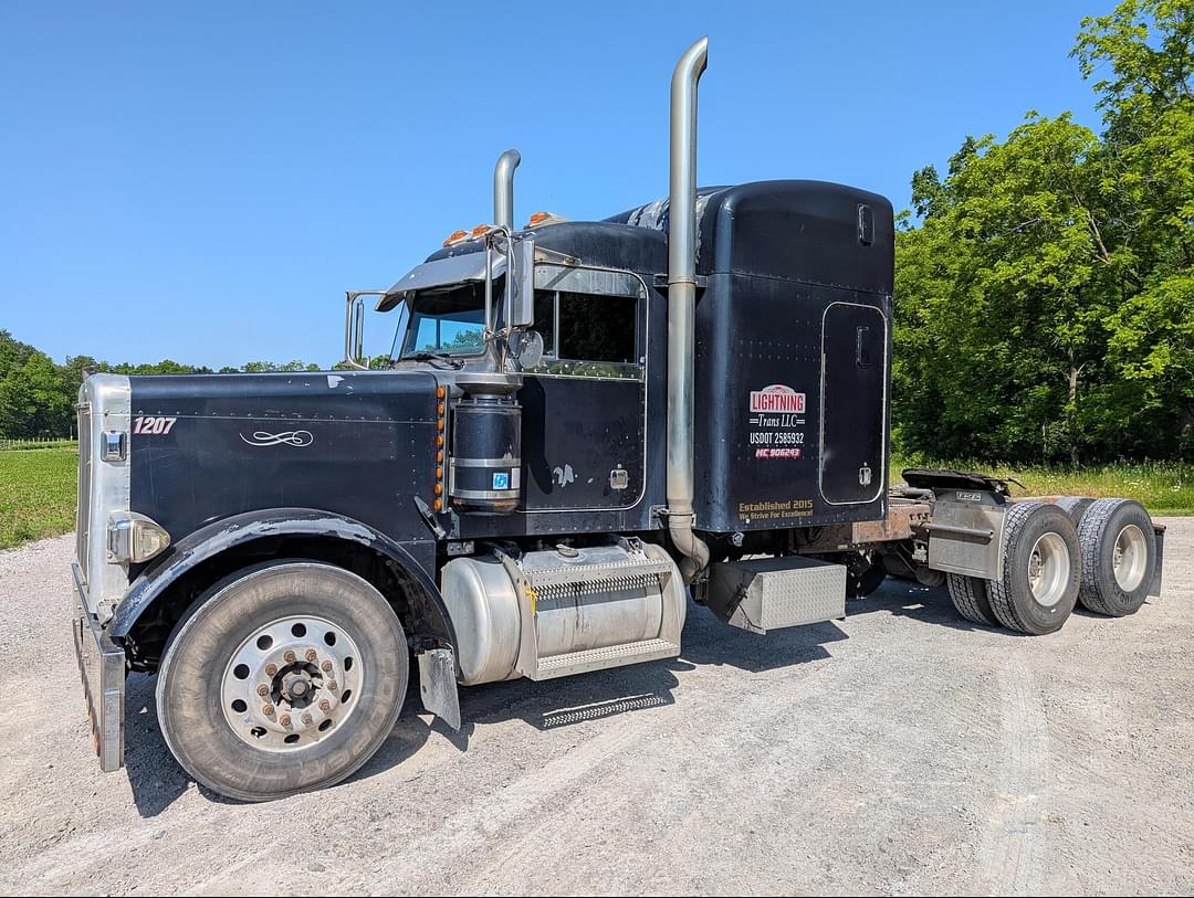 Image of Peterbilt 379 Primary image