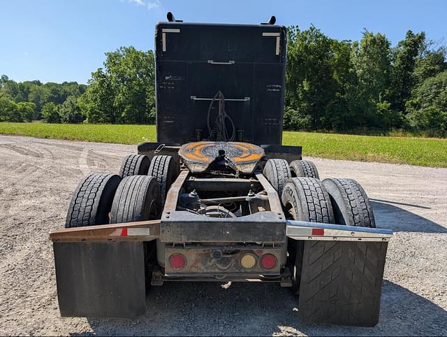 Image of Peterbilt 379 equipment image 3