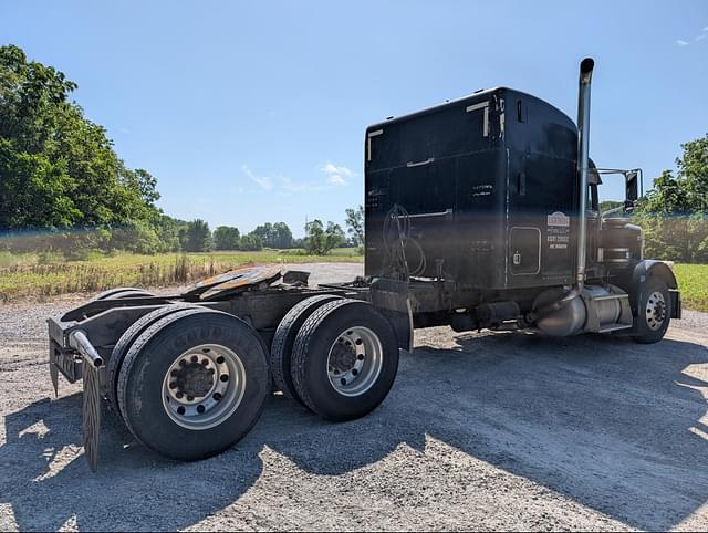 Image of Peterbilt 379 equipment image 4