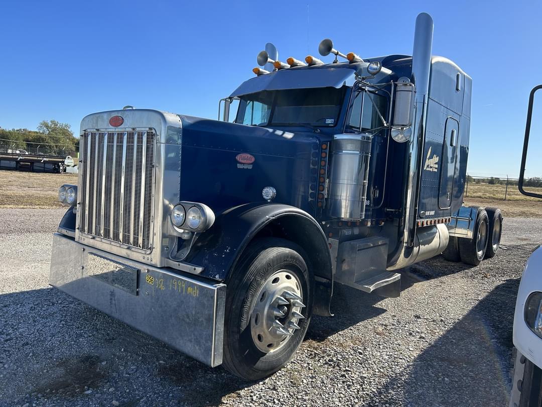 Image of Peterbilt 379 Primary image