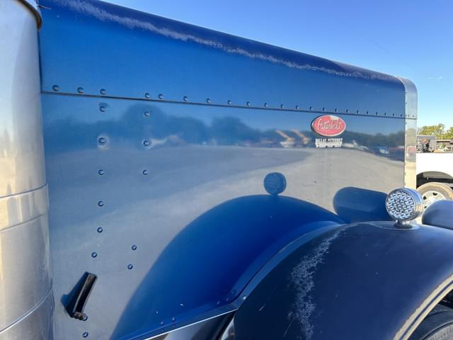 Image of Peterbilt 379 equipment image 3
