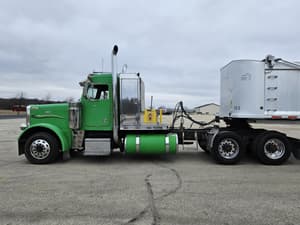 1999 Peterbilt 379 Image