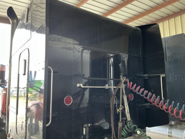 Image of Peterbilt 379 equipment image 3