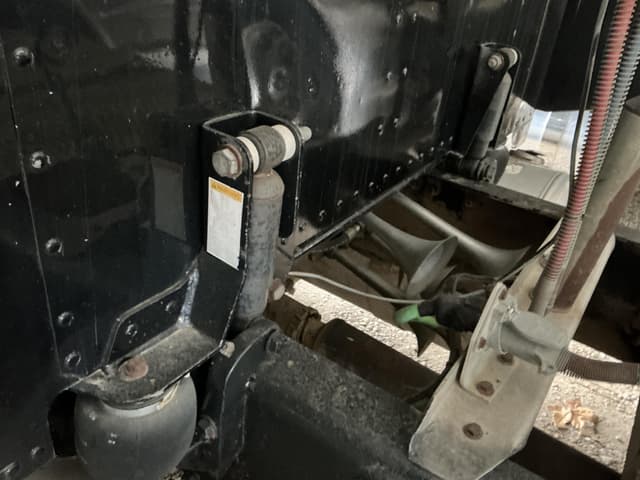 Image of Peterbilt 379 equipment image 4