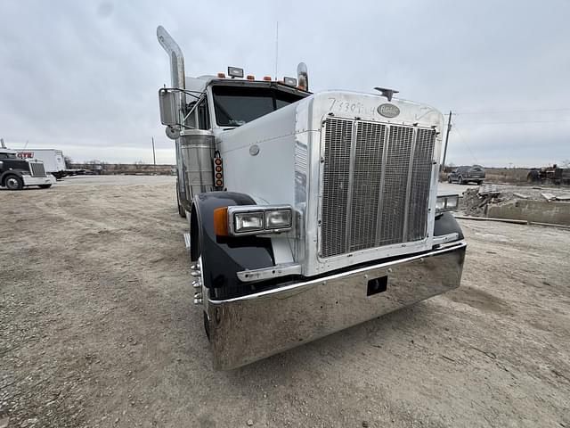 Image of Peterbilt 379 equipment image 1