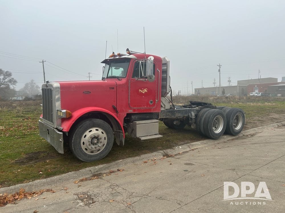 1999 Peterbilt 379 Equipment Image0