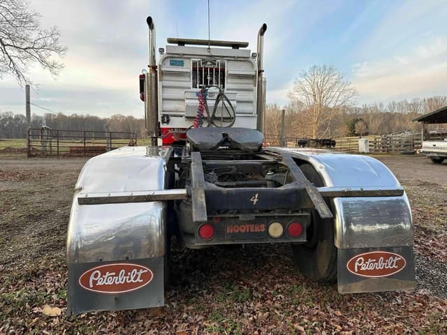 Image of Peterbilt 379 equipment image 3