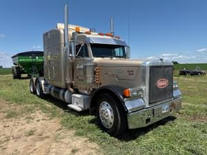 1999 Peterbilt 379 Image