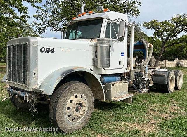 Thumbnail image Peterbilt 379 0