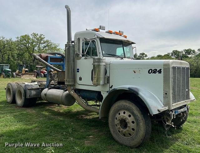 Thumbnail image Peterbilt 379 2