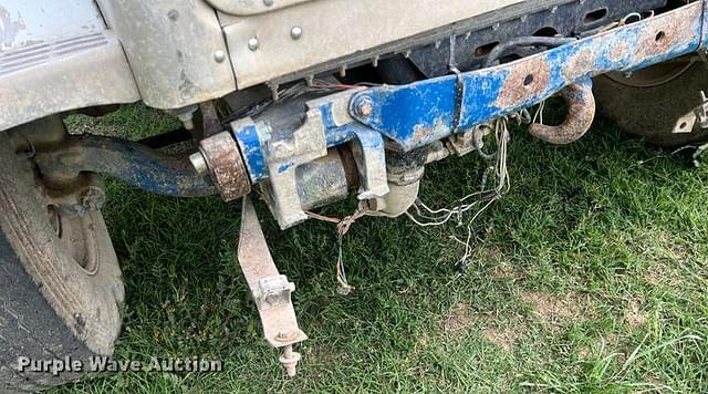 Thumbnail image Peterbilt 379 38