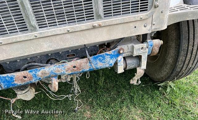 Thumbnail image Peterbilt 379 39