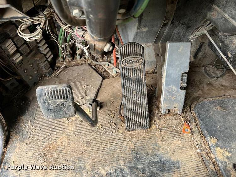 Main image Peterbilt 379 47
