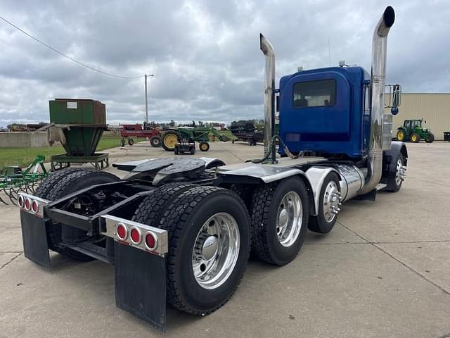 Image of Peterbilt 379 equipment image 2