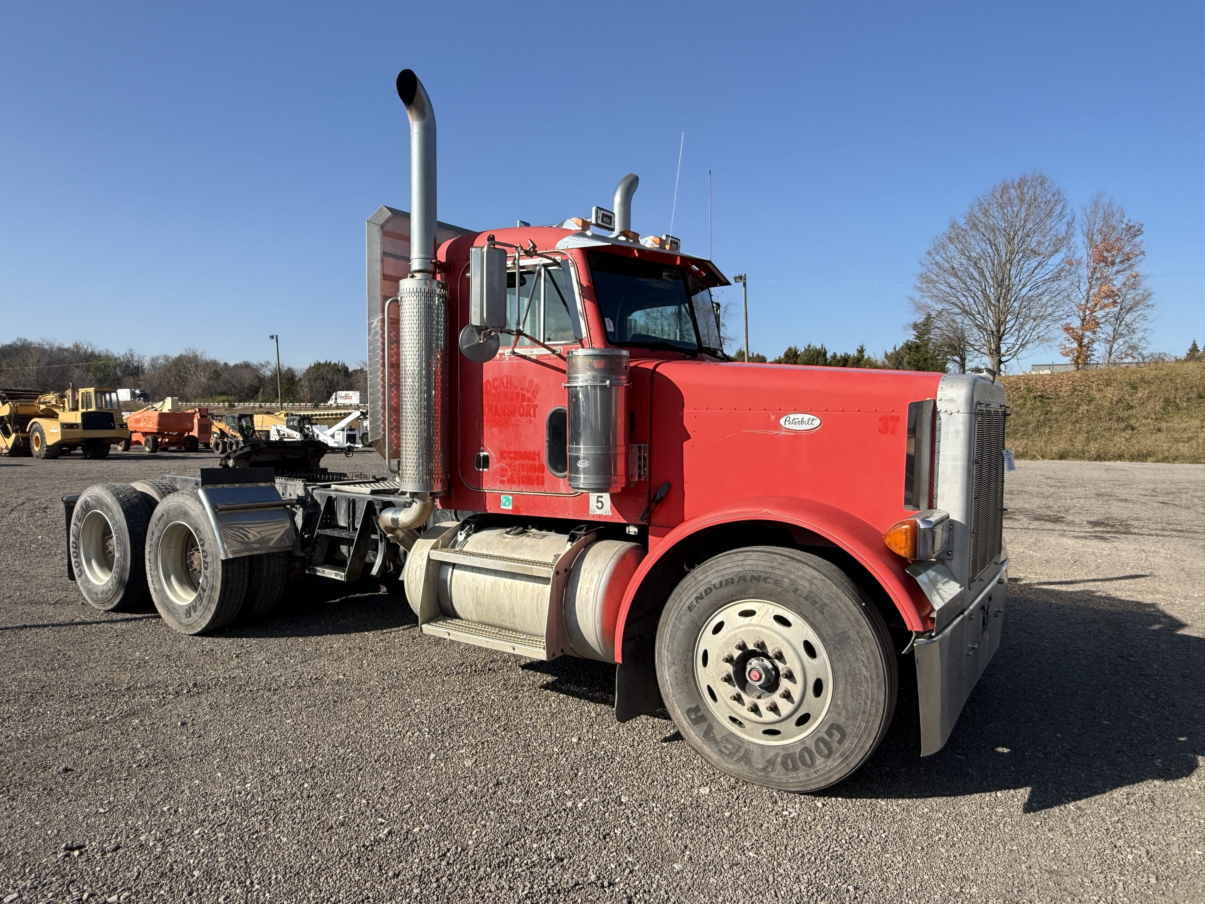 Main image Peterbilt 379