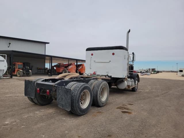 Image of Peterbilt 379 equipment image 4