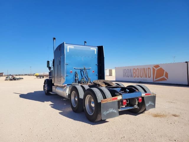 Image of Peterbilt 379 equipment image 2