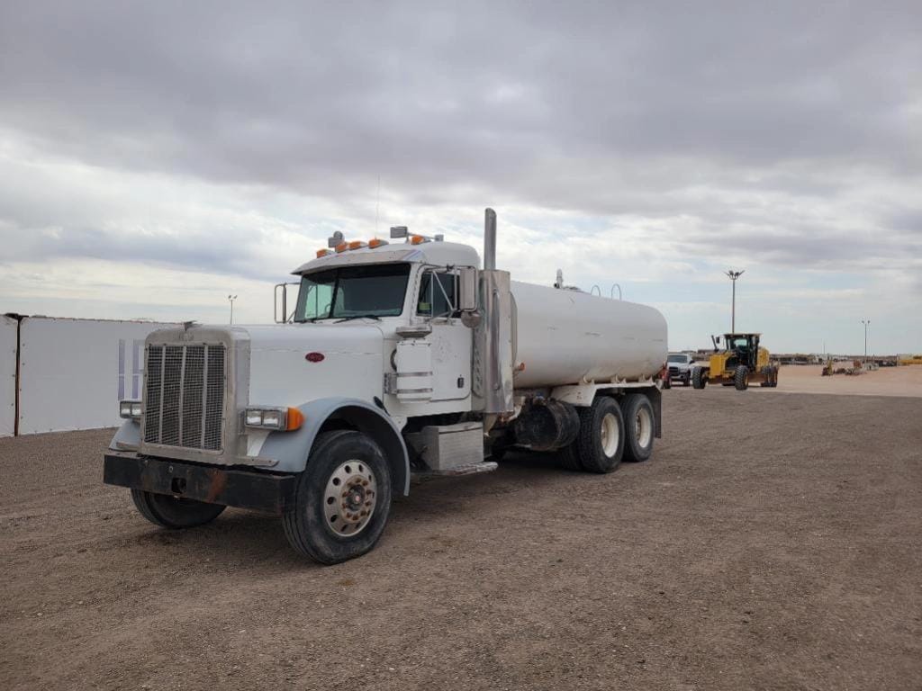 1999 Peterbilt 379 Equipment Image0