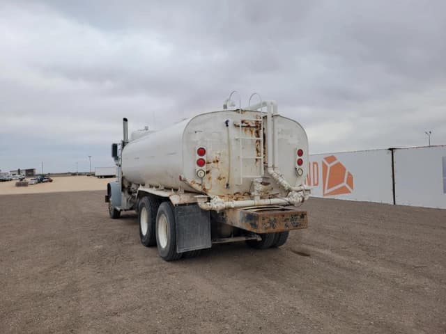 Image of Peterbilt 379 equipment image 3