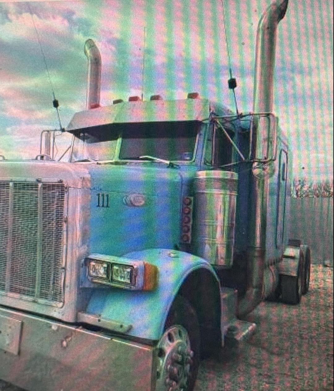 Image of Peterbilt 379EXHD Primary Image