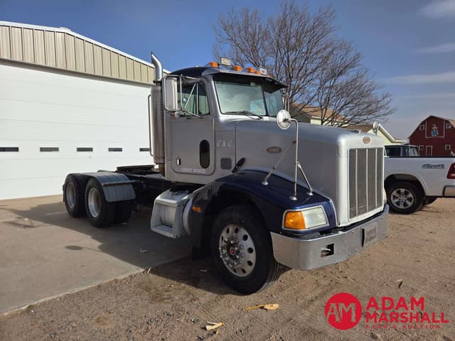 Image of Peterbilt 385 equipment image 1