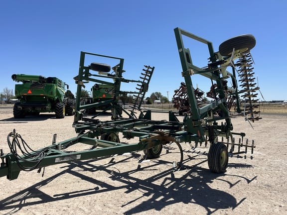 1999 Quinstar FM28 Equipment Image0