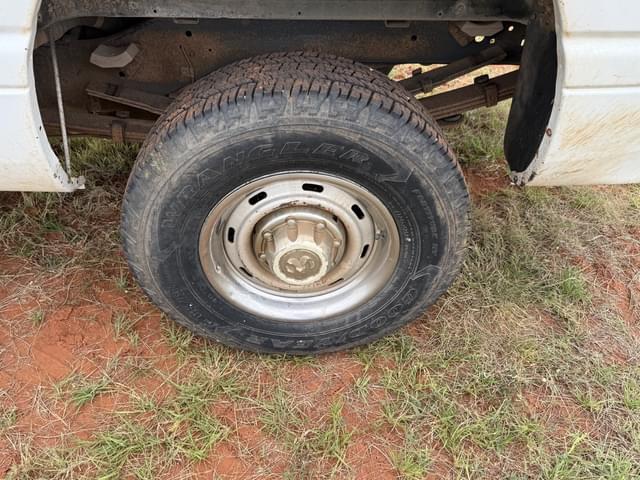 Image of Dodge Ram 2500 equipment image 2