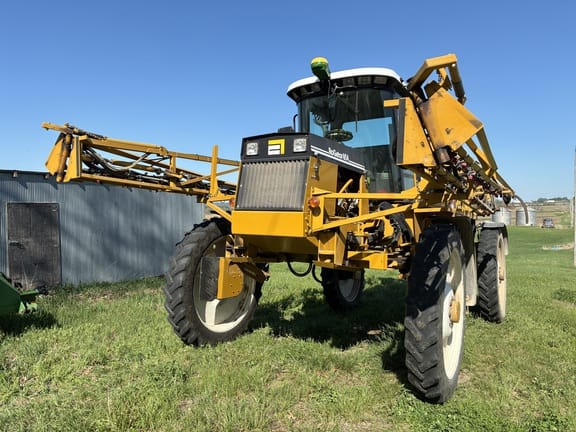 1999 Ag-Chem RoGator 854 Equipment Image0