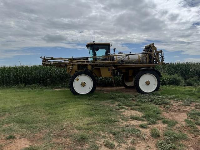 Image of Ag-Chem RoGator 854 equipment image 2