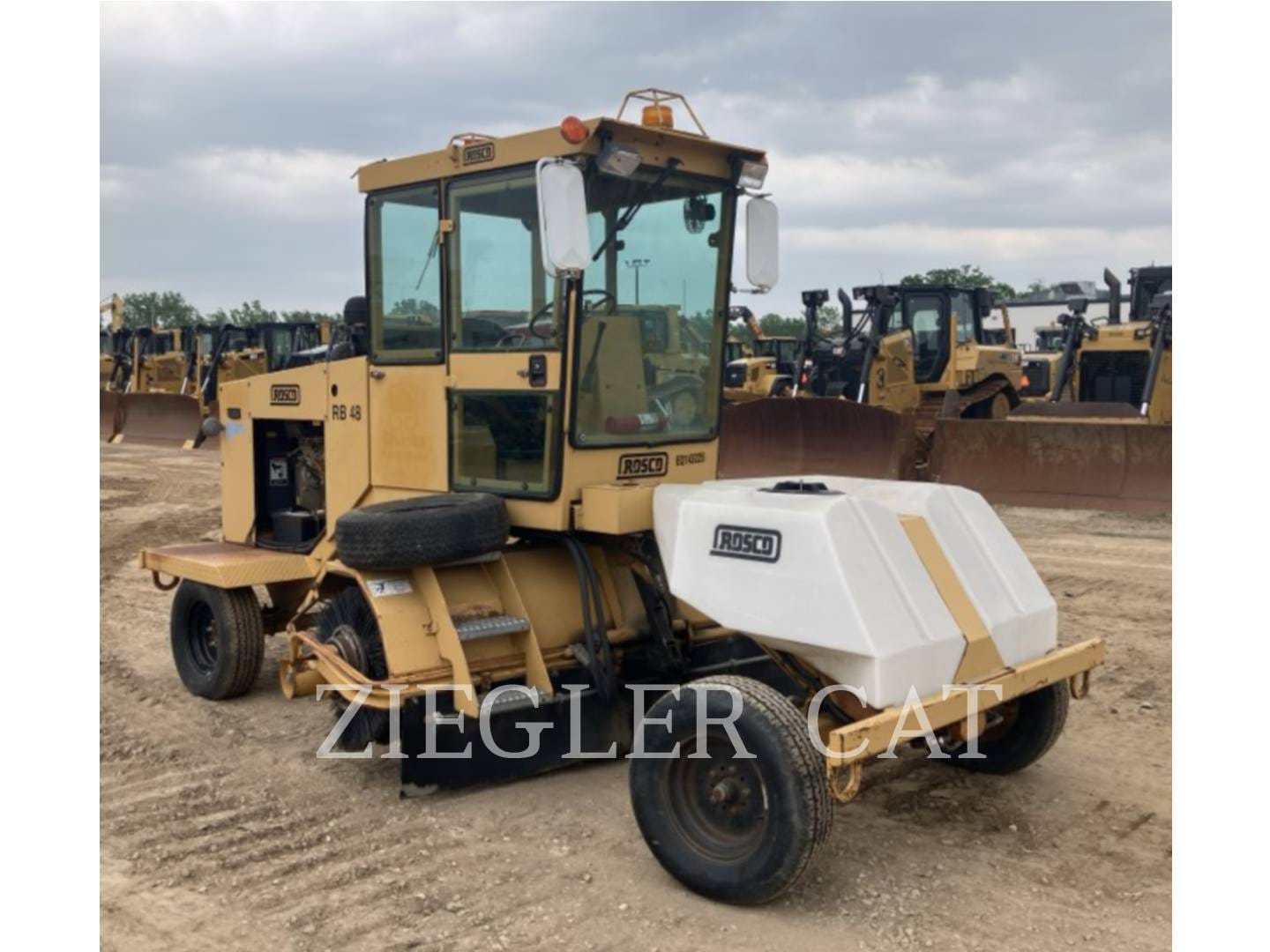 1999 Rosco RB48 Equipment Image0