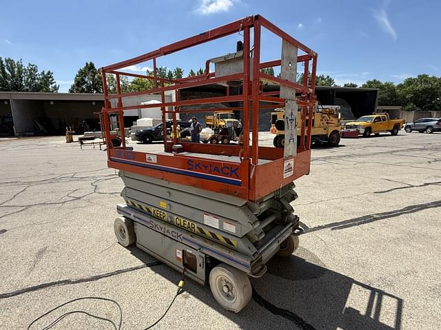 Image of Sky Jack SJIII4626 equipment image 2