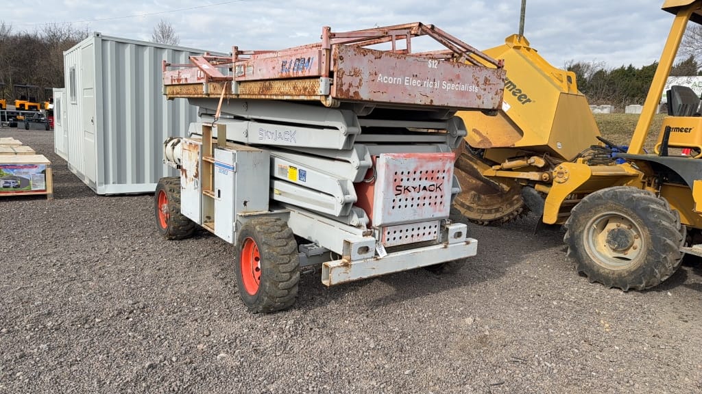 1999 Sky Jack SJ8841 Equipment Image0