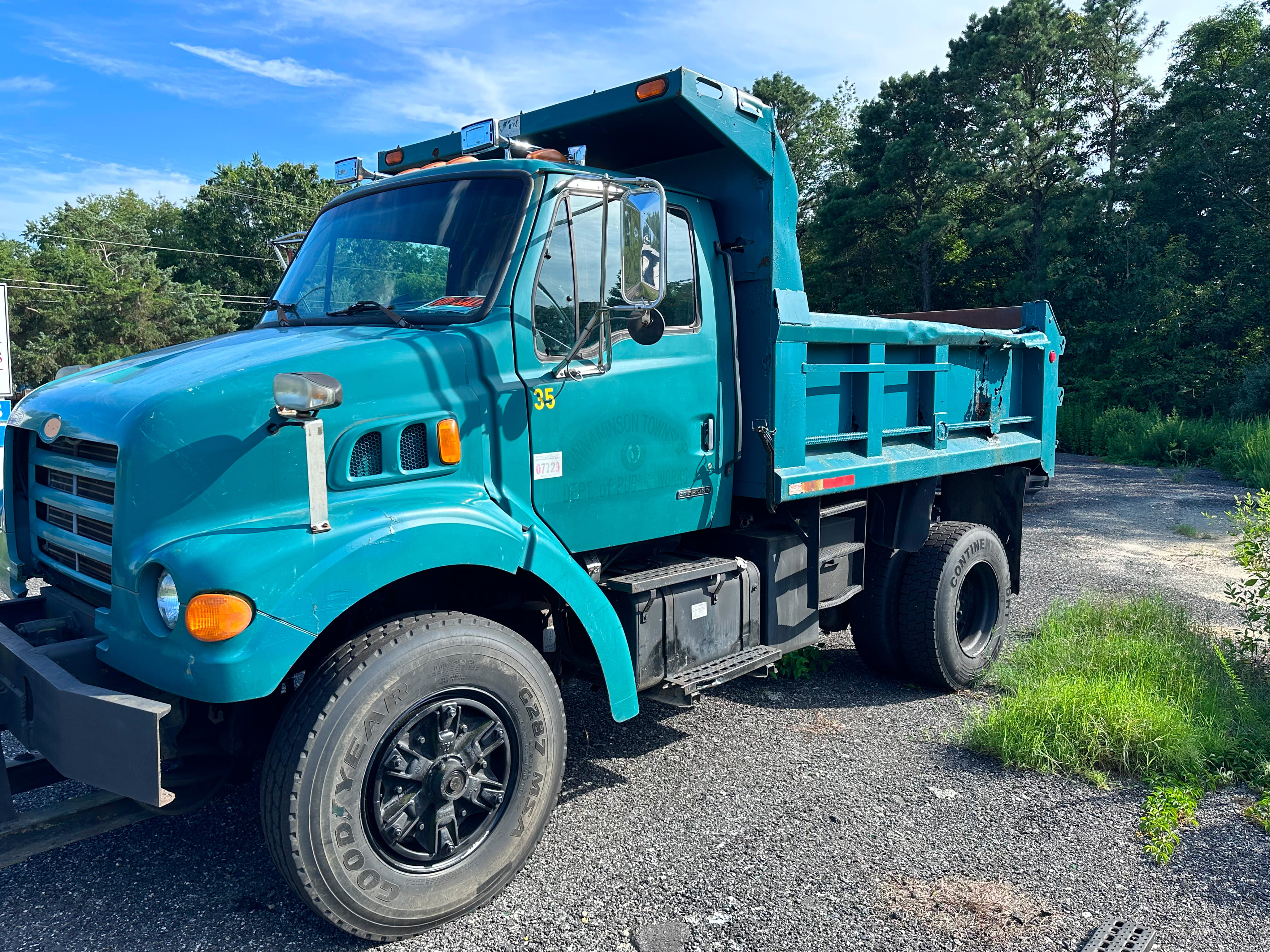 1999 Sterling 7501 Equipment Image0