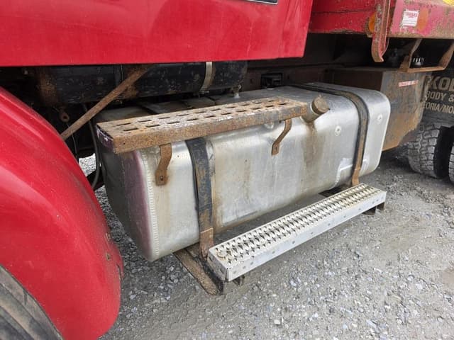 Image of Sterling L-Series Dump Truck equipment image 3