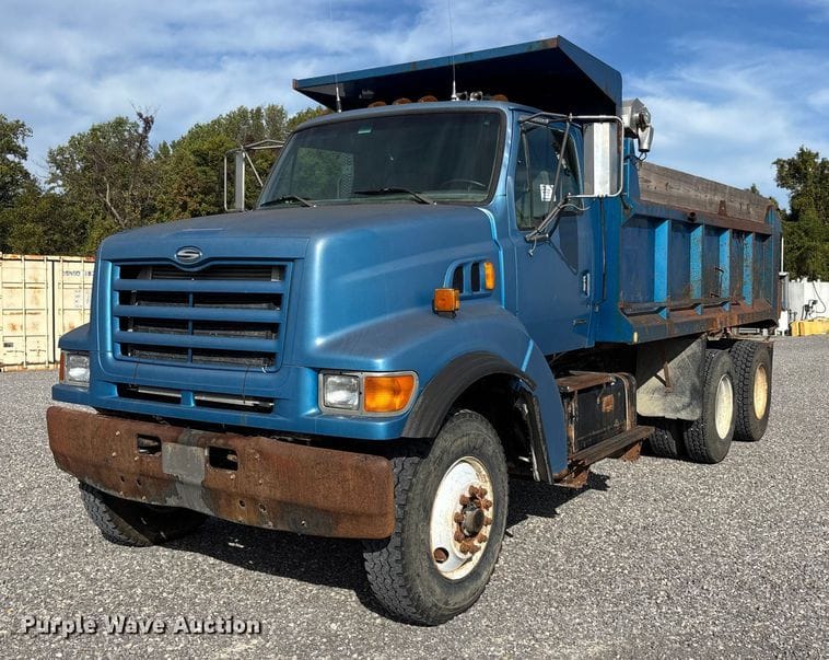 1999 Sterling L-Series Dump Truck Equipment Image0