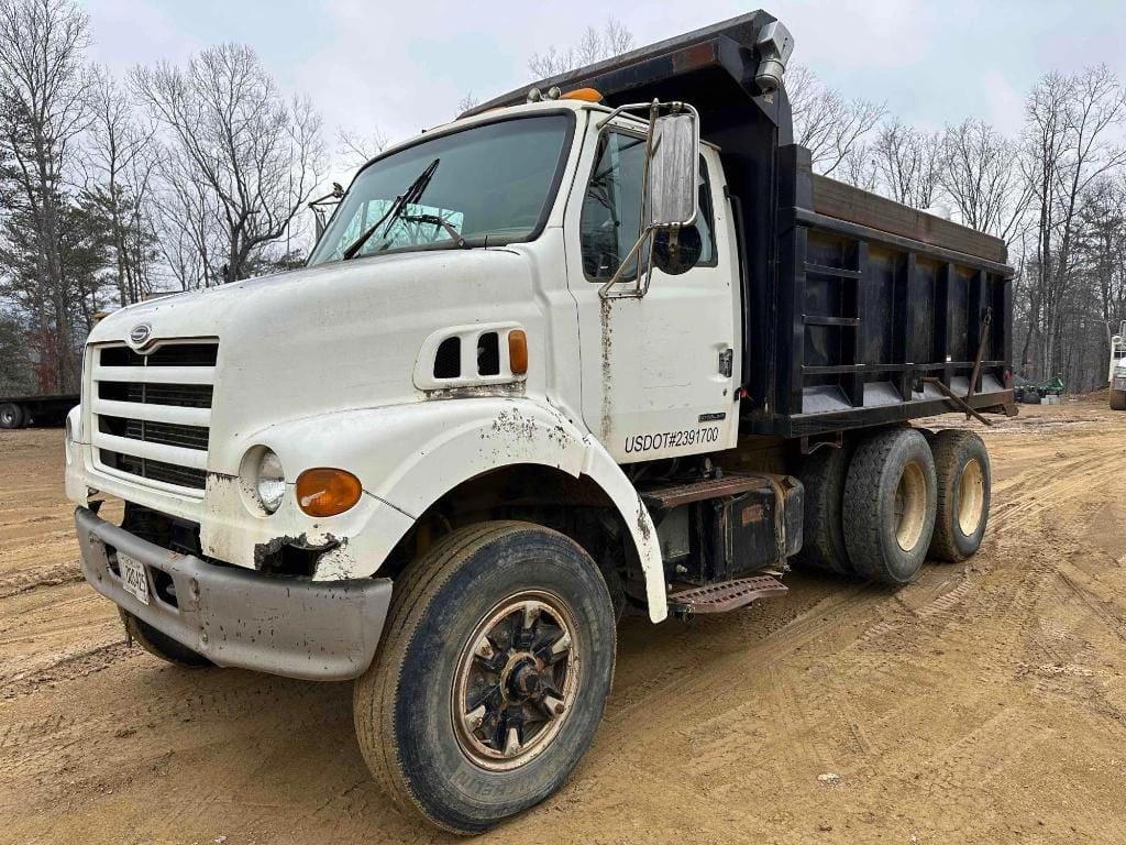 1999 Sterling L7501 Equipment Image0