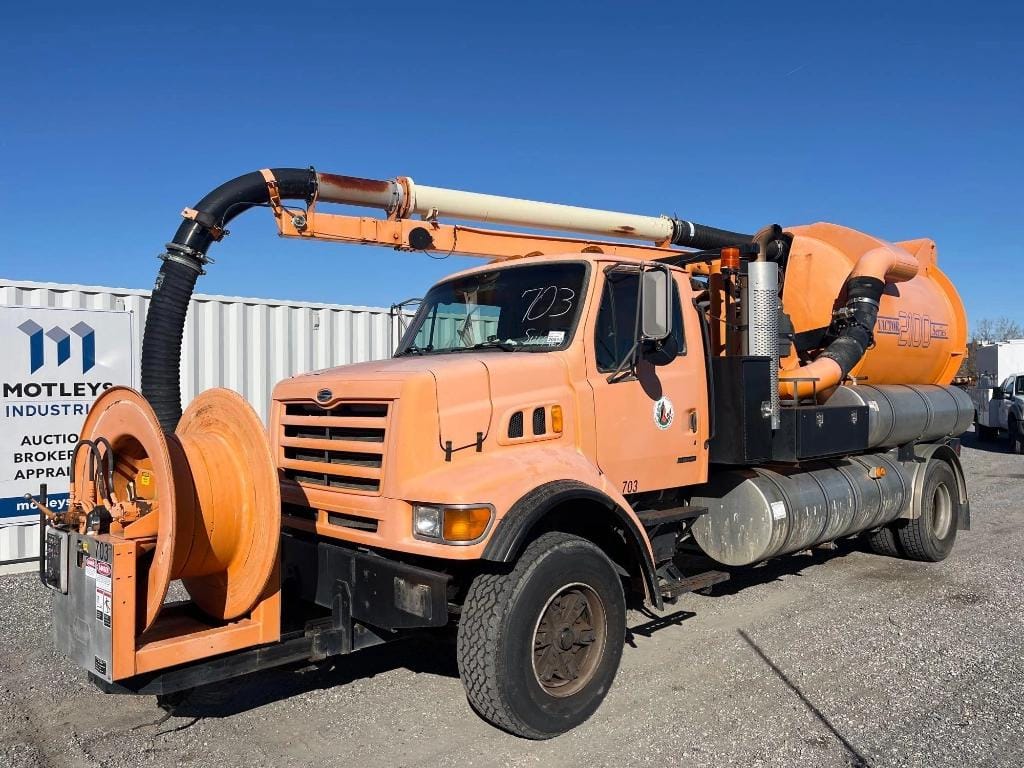 1999 Sterling L7501 Equipment Image0