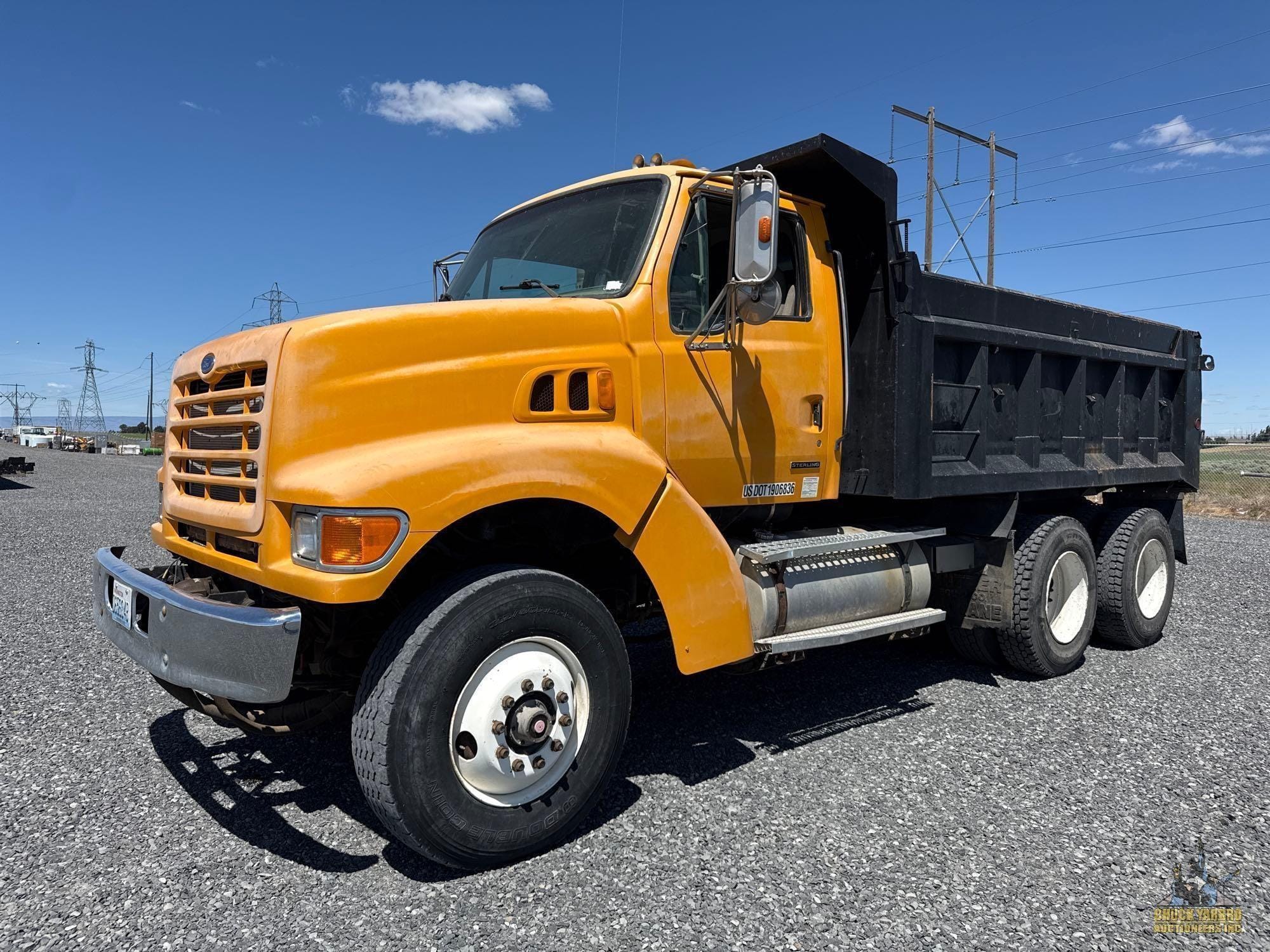 1999 Sterling L9511 Equipment Image0
