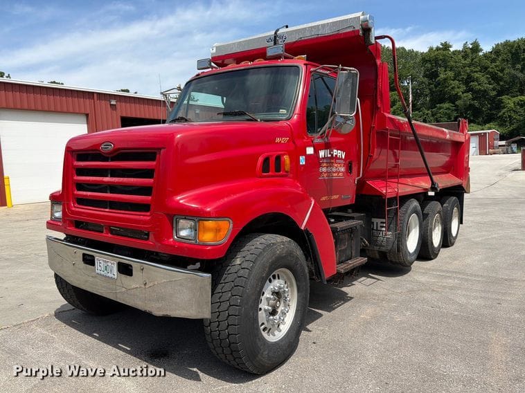 1999 Sterling L9511 Equipment Image0