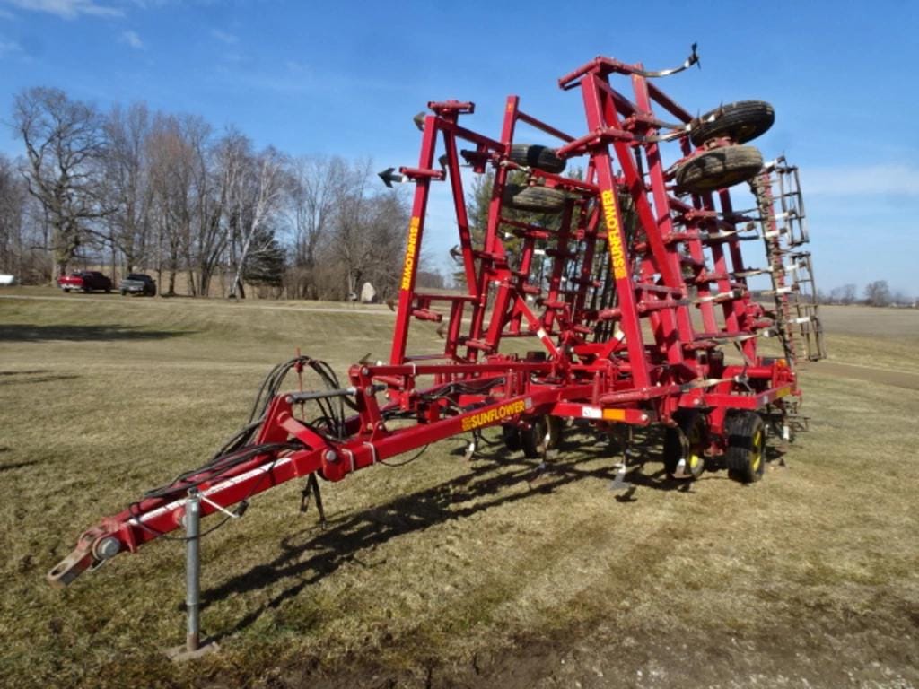 1999 Sunflower 5034 Equipment Image0
