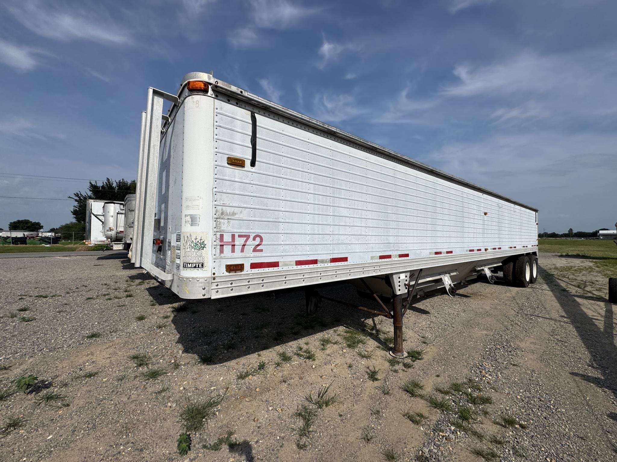 1999 Timpte Super Hopper Equipment Image0