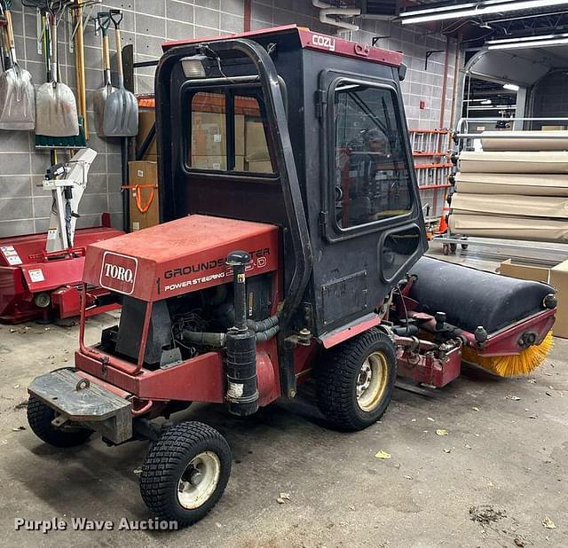 Image of Toro Groundsmaster 325-D equipment image 4