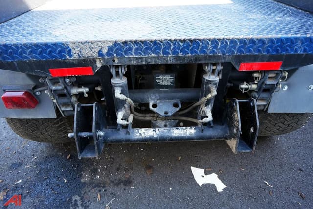 Image of Toro Workman 3200 equipment image 4