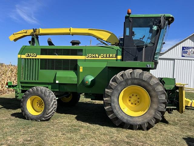 Image of John Deere 6750 equipment image 4