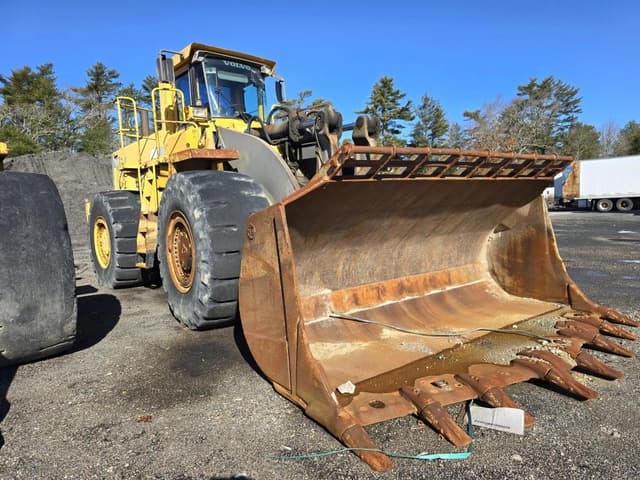 Image of Volvo L330C equipment image 2