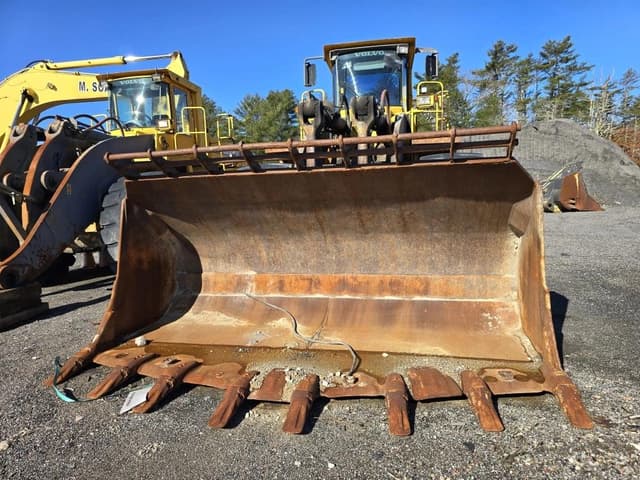 Image of Volvo L330C equipment image 1