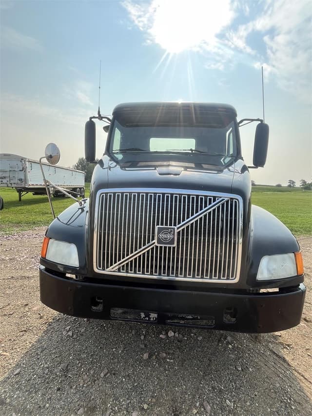 Image of Volvo S60 equipment image 2